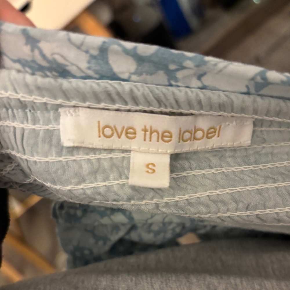 Trendy Blue Ruffle Top✨ - Picture 3 of 4